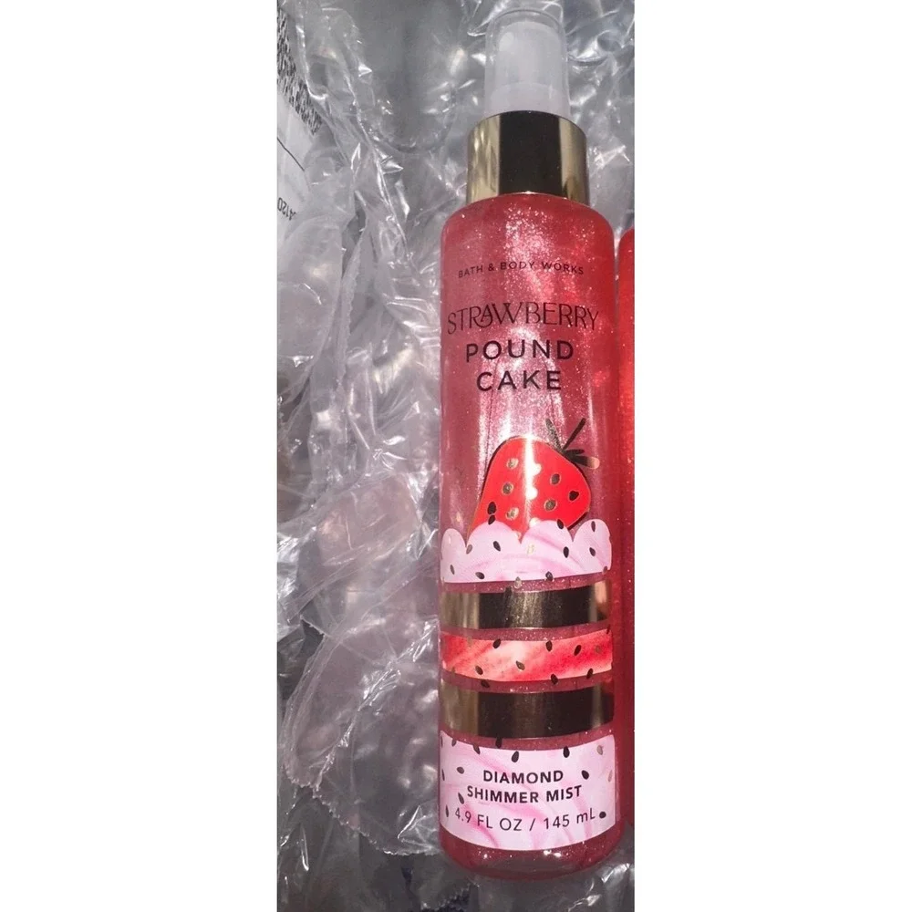 Bath & Body Works strawberry pound